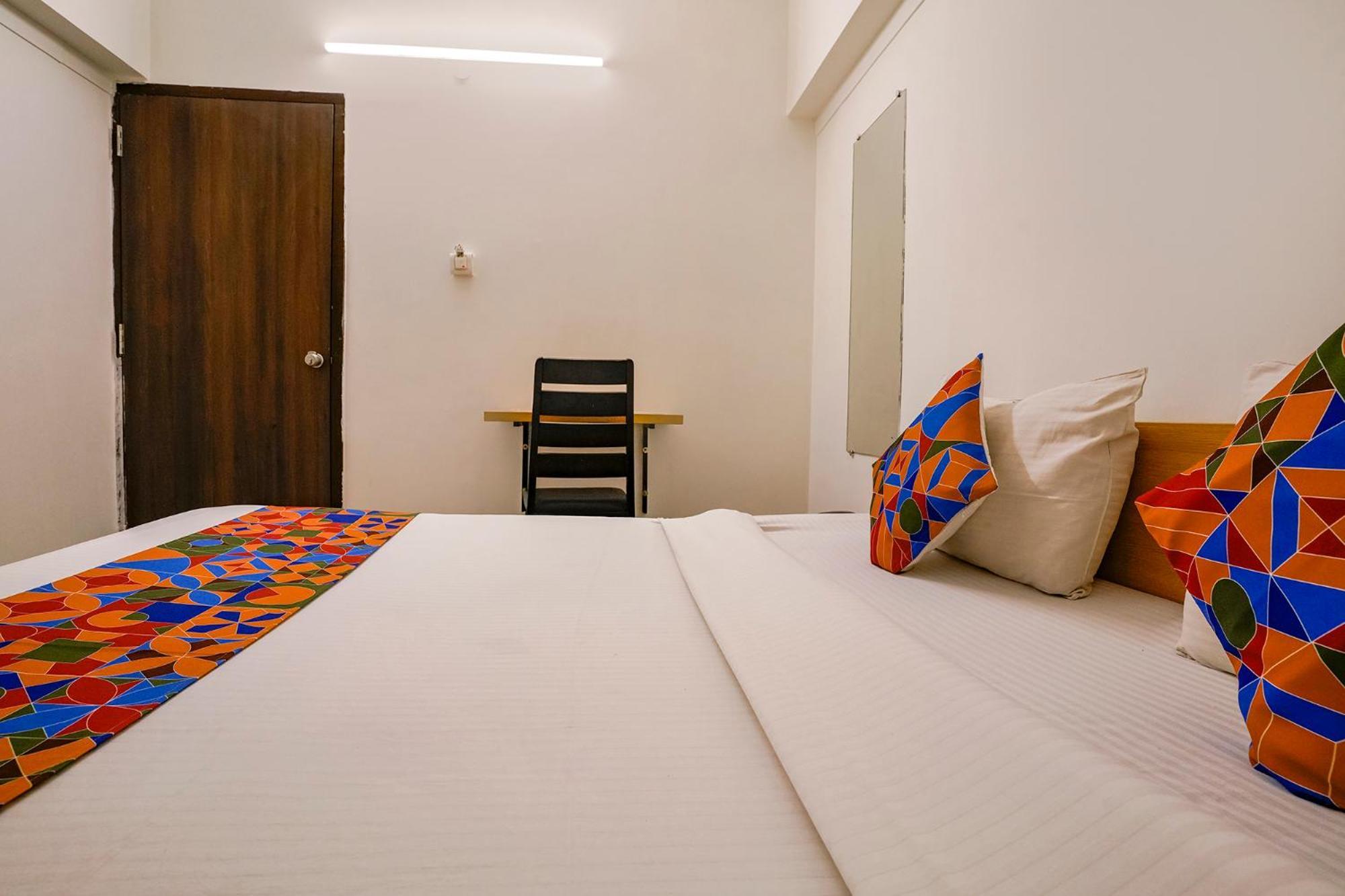 Hotel OYO Flagship 45429 Saubhagya Elite Nashik Exterior foto