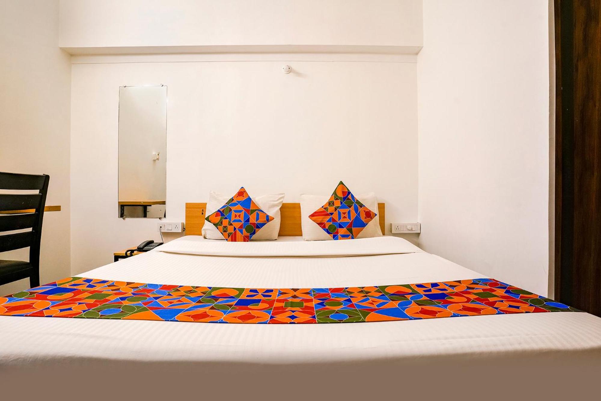 Hotel OYO Flagship 45429 Saubhagya Elite Nashik Exterior foto